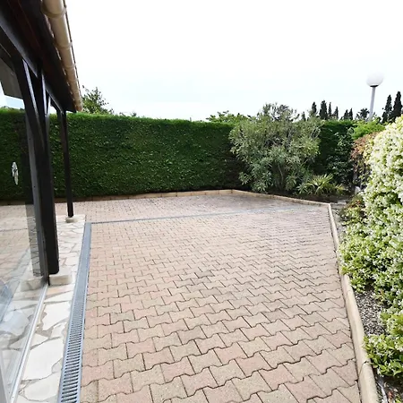 Maison 6 Personnes Climatisee Dans Avec Piscine A 900 M Des Plages