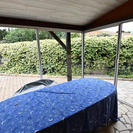 펜션 Maison 6 Personnes Climatisee Dans Avec Piscine A 900 M Des Plages