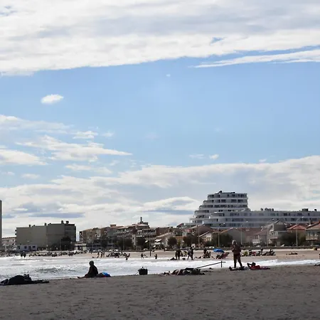 Maison 6 Personnes Climatisee Dans Avec Piscine A 900 M Des Plages Vendres