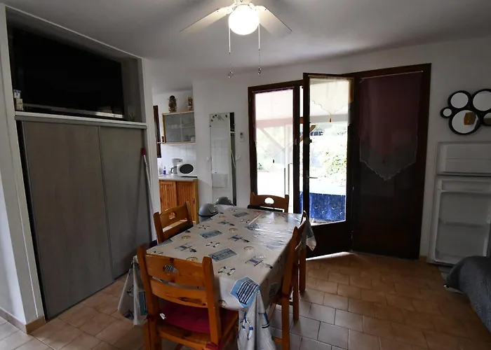 Maison 6 Personnes Climatisee Dans Avec Piscine A 900 M Des Plages