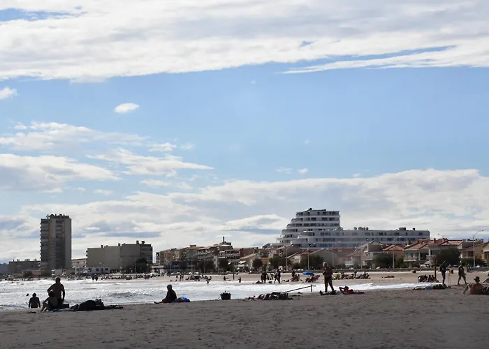 Maison 6 Personnes Climatisee Dans Avec Piscine A 900 M Des Plages Vendres